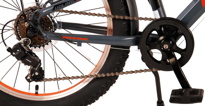 Volare Rocky Barncykel 20 tum, Grå Orange 6 växlar - Lilla Cykelbutiken