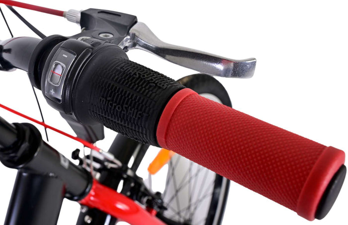 Volare Thombike Barncykel 24 tum, Svart Röd 3 Växlar - Lilla Cykelbutiken